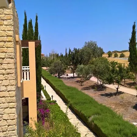 Gardens, 1-bedroom Polis